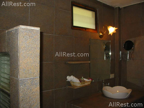 The Waterfront Hotel 5